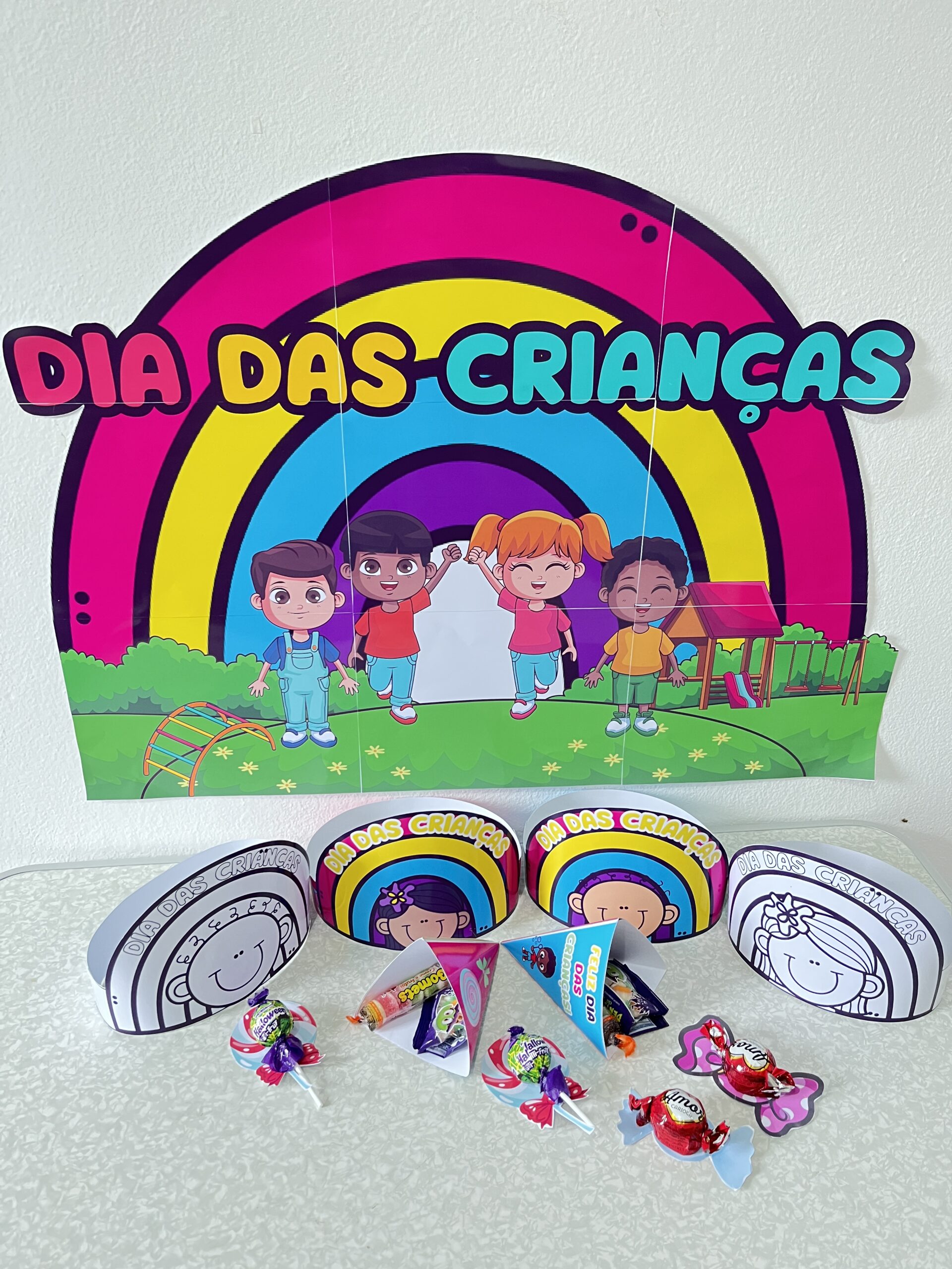 Painel Dia das Crianças Arco-Íris com Lembrancinhas para Imprimir
