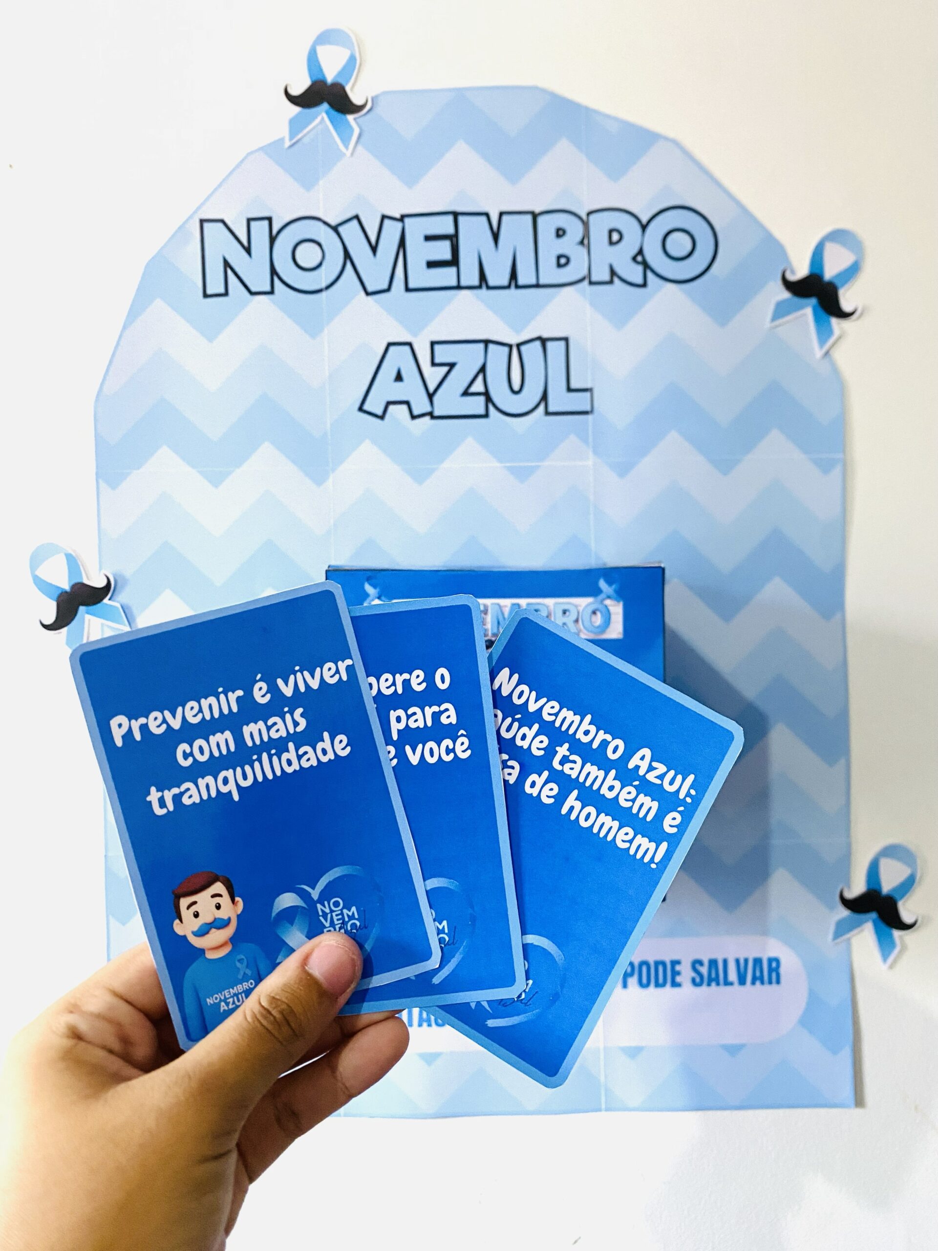 Caixa Temática Novembro Azul com Painel e Fichas Informativas - Imagem 3