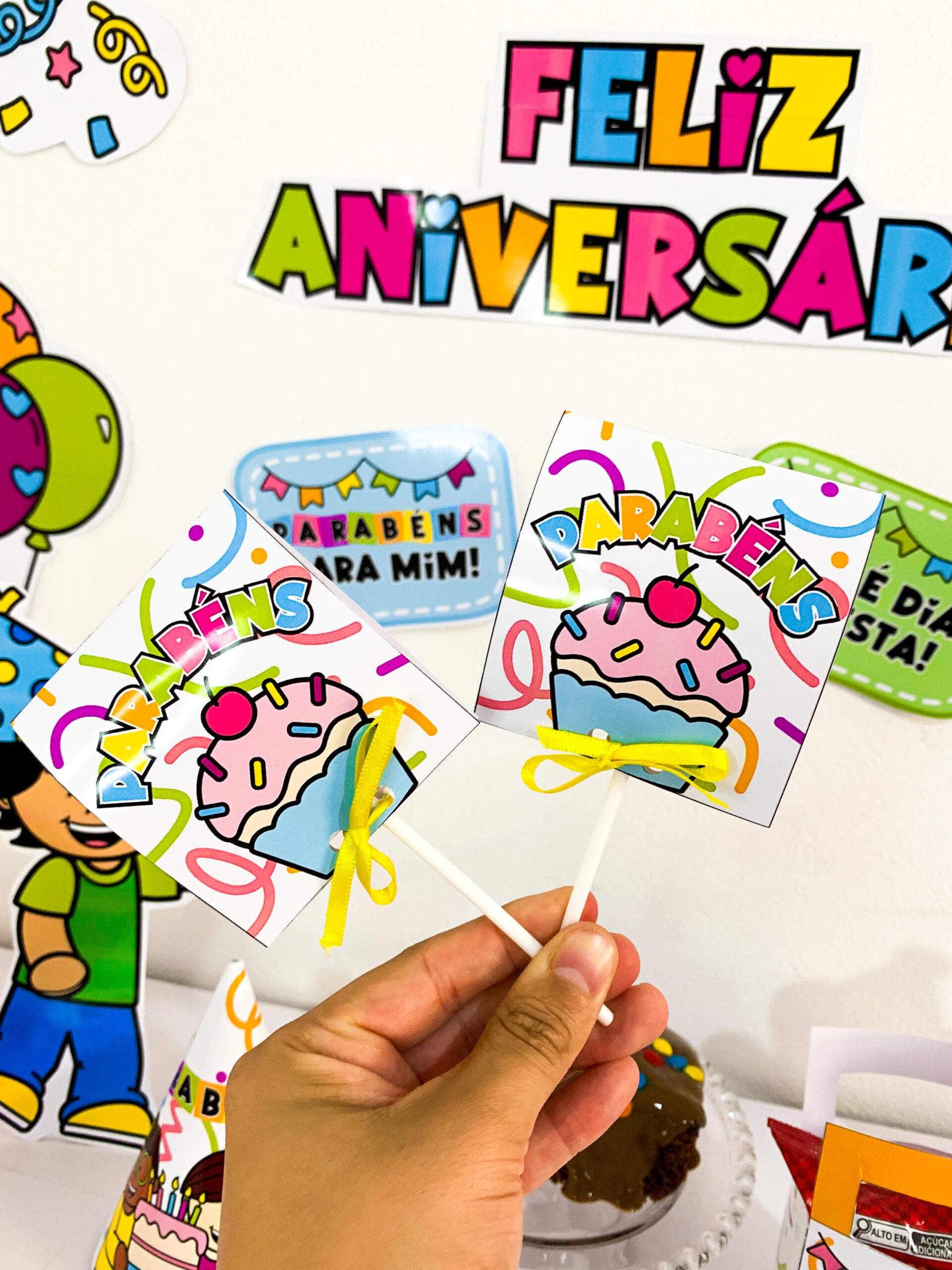 Recurso Pedagógico Aniversariante do Dia - Painel Mini, Plaquinhas e Moldura Foto - Imagem 2